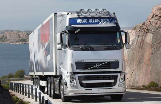 Kamionnal száll vízre a Volvo