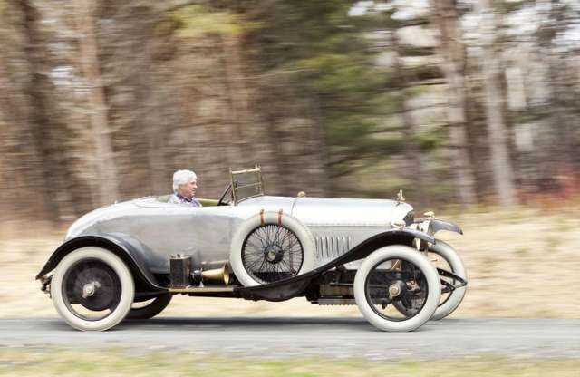 Kalapács alatt a legidősebb Bentley