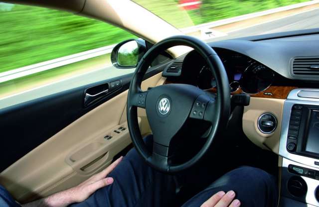 Sofőr nélküli VW 130 km/órával