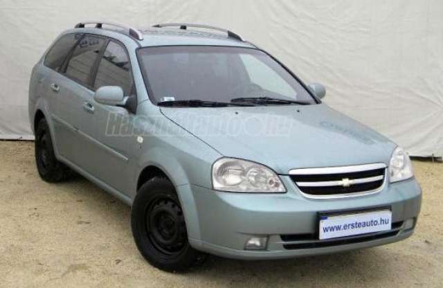 Egymillióért benzines családi kombi, klímával