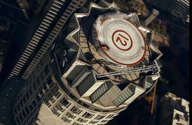 BMW őrület: drift a felhőkarcoló tetején!