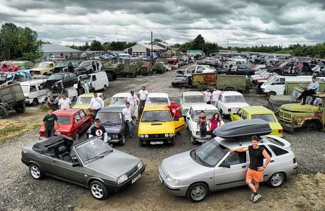 Gyönyörű veteránok a siófoki bontóban