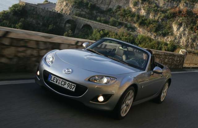 Léböjtkúrán a Mazda roadster