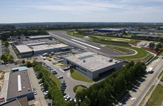 Új laborban nyüstöli autóit a Toyota