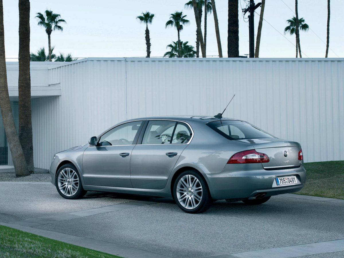 SKODA SUPERB