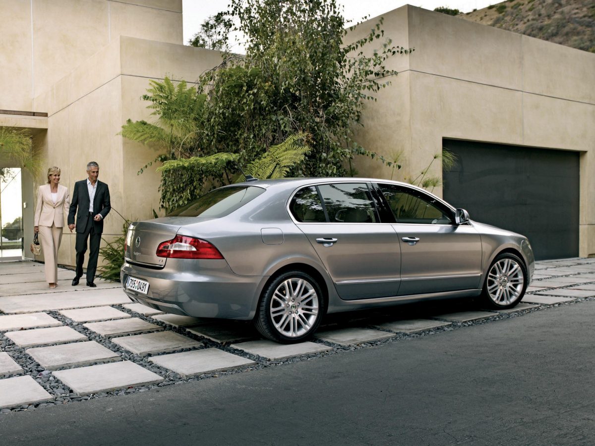 SKODA SUPERB