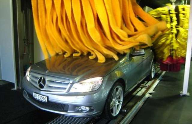 Létezik-e karcmentes autómosás?