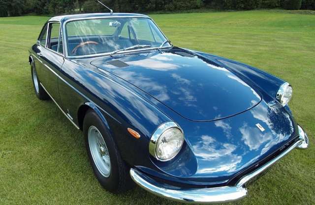 Vagyonokat érnek a sztárok autói