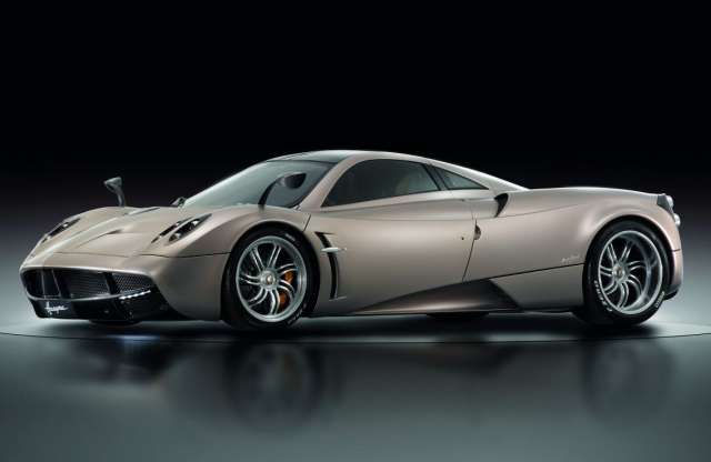 Videón száguld a Pagani Huayra