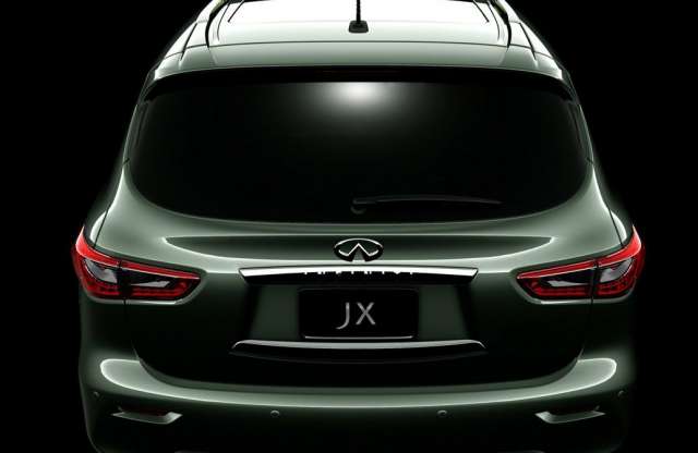 Fenekét mutogatja a JX