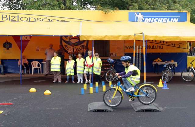 Gyerekvédelem gumival