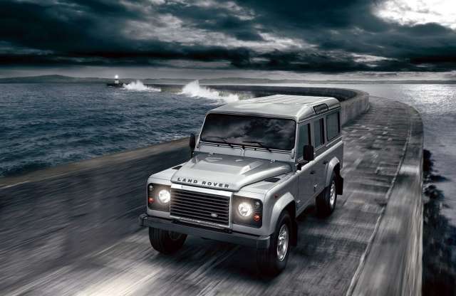 Utolsó frissítés a legendás Land Rover Defendernek?