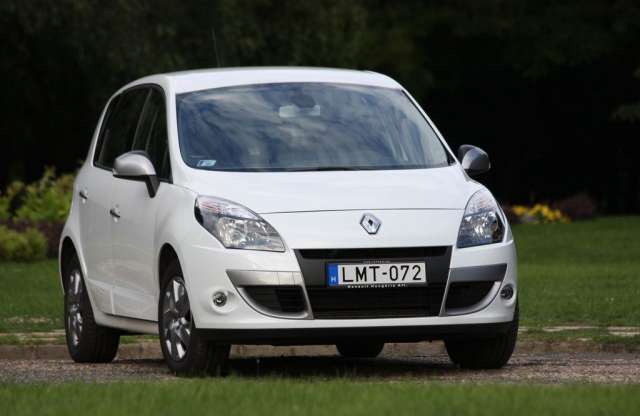 Mit tud a legolcsóbb dízel Scénic? Teszt