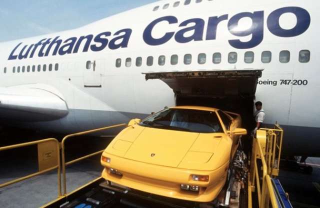 Mivel repülnek az autók?