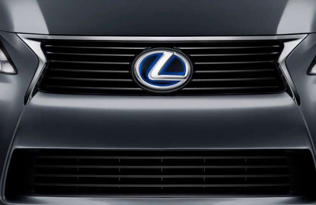 Hamarosan érkezik a sportos és a hibrid Lexus GS