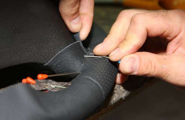 15 ezer forintért bárki egy prémiumautó kormányát tekergetheti