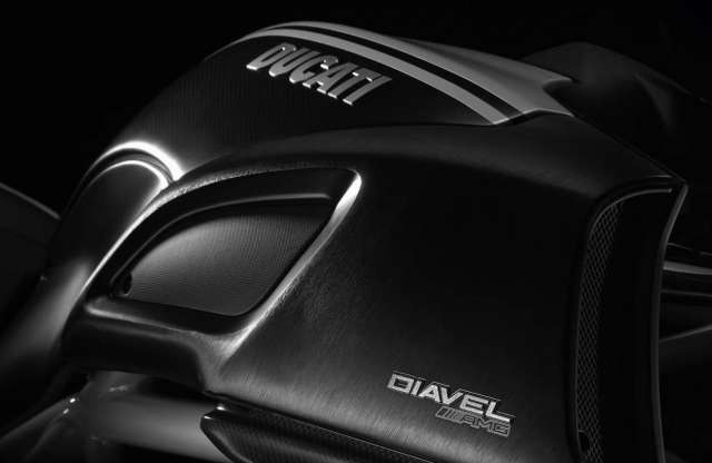 Őrület a köbön: Ducati AMG tuninggal