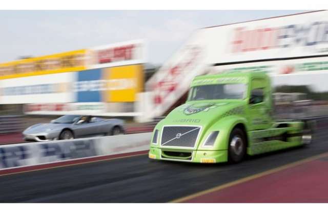 Kamionnal a Ferrari ellen: esélytelen?