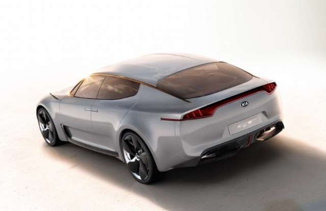 Porsche ellenfél a Kiától