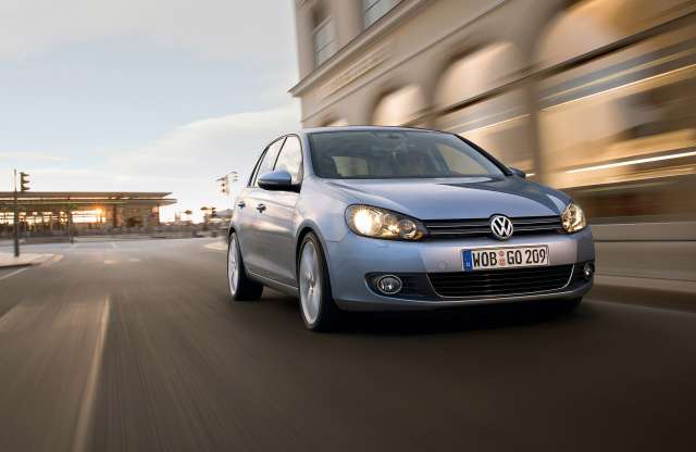 Felefelé ívelő autóeladások