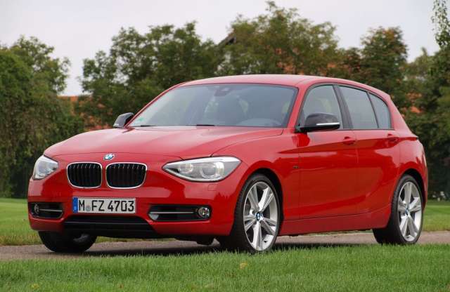 228 km/órával hajtottuk az új 1-es BMW-t. Miniteszt