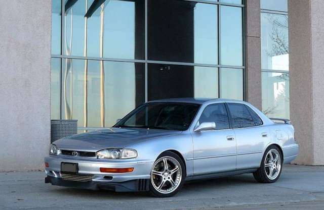 728 lóerős Toyota Camry