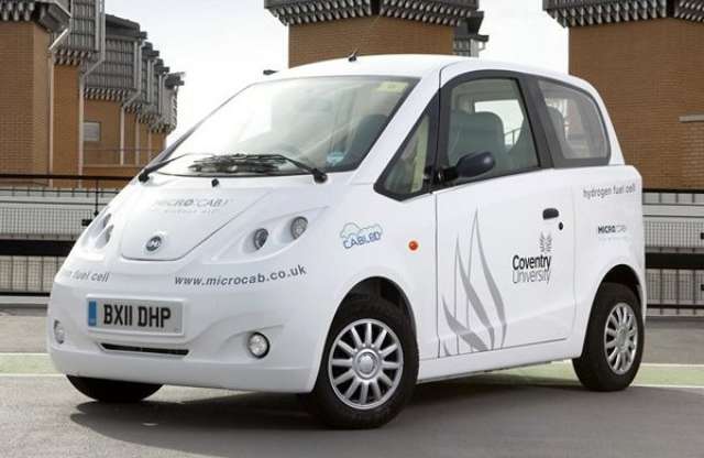 Vizet pöfékel a Microcab H2EV