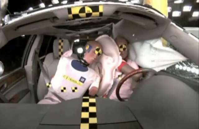 Anyóstól óvó légzsák a GM-től: távol tartja a Mamát!