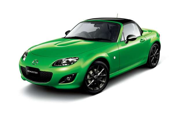 Szentségtörő Mazda MX-5: keménytetővel és automata váltóval