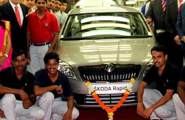 Feléled a Skoda Rapid, ezúttal négy ajtóval