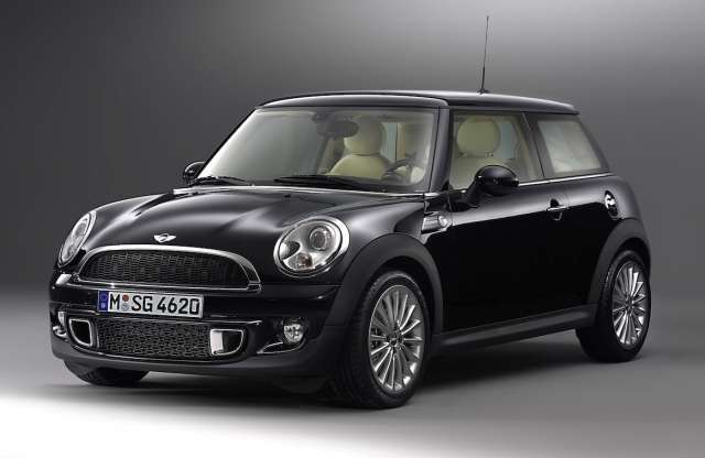 Parkolás közben gyulladtak ki a Mini Cooper S verziók