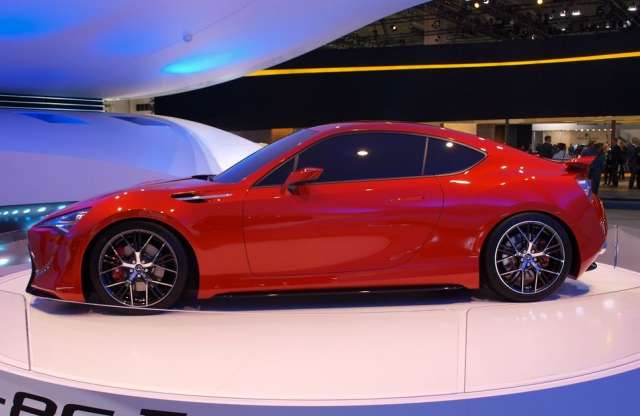 Legenda születhet Tokióban: iker a Toyota és a Subaru által