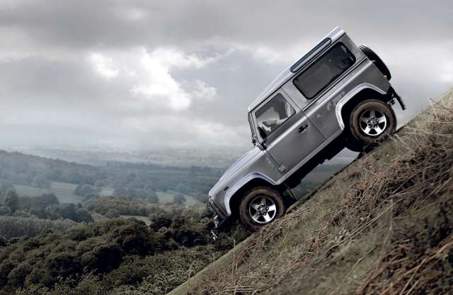 Nem kell temetni a Defendert