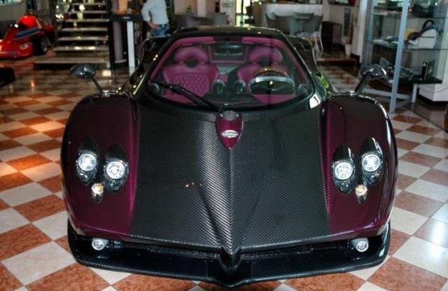 A szomszédba költözött az utolsó Pagani Zonda Roadster