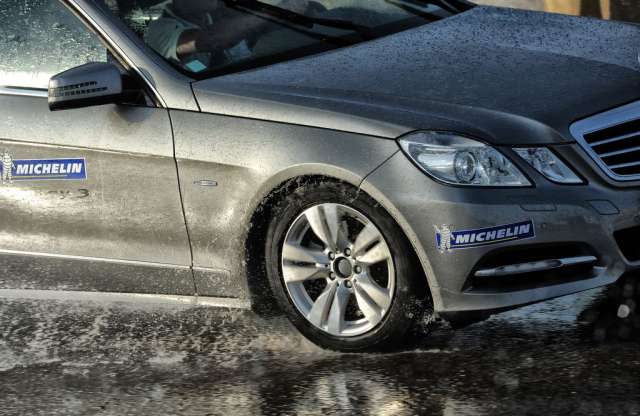 Padlófék 100 km/óráról: tényleg rövidebb a fékút