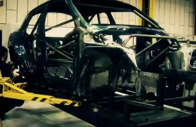 Lassan szerkezetkész az 530 lóerős városi Nissan