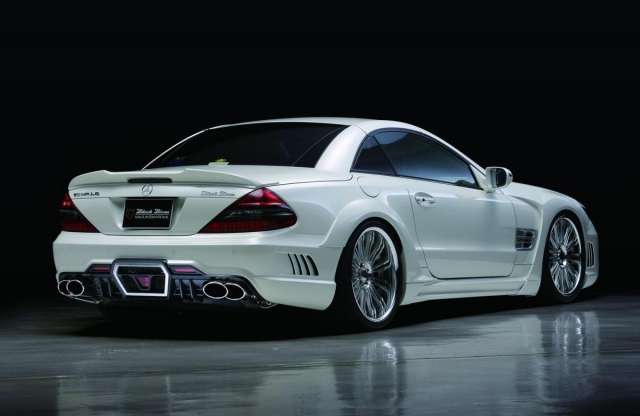 Fekete bölény fehér színben Japánból: Mercedes R230 Black Bison Edition