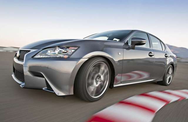 Sportcsomaggal támad a legújabb Lexus