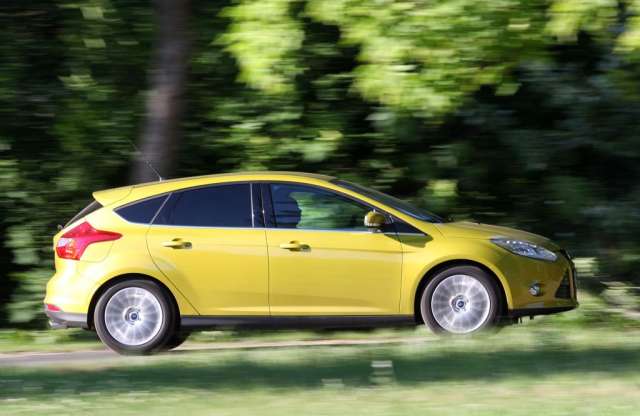 Fék nélkül hasít a Ford