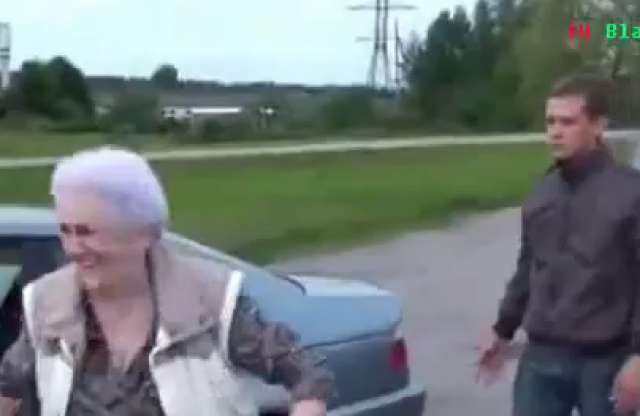 Nagymama kötötte el a BMW-t egy driftre