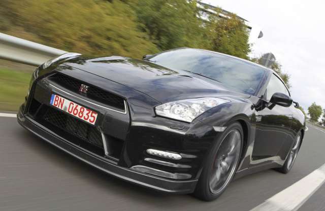 Erősebb, élesebb GT-R-t dob piacra a Nissan