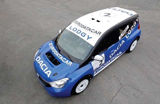 Alain Prost és fia vezeti be a Dacia új modelljét