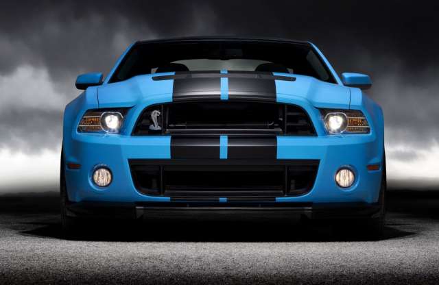 320 km/óra fölé gyorsít a Mustangok csúcsa