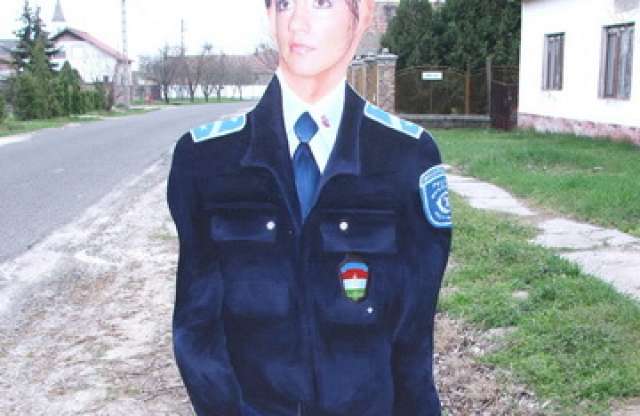 Apad a balesetek száma, de a sérültek fele nem köti be magát