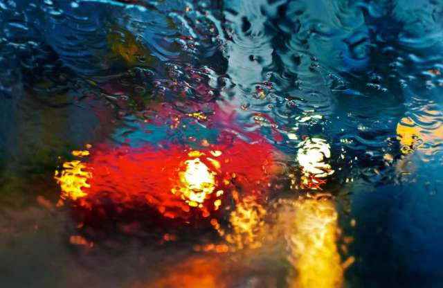 Sok autós szereti a novemberi esőt, de még több a bíbort