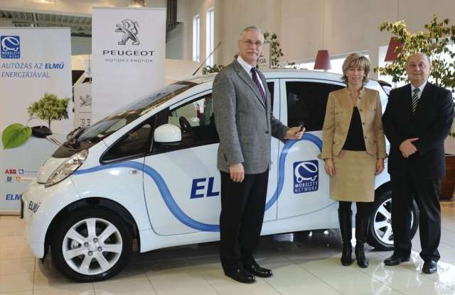 Még 5 villanykút idén Budapesten, ingyen töltéssel jövő évig