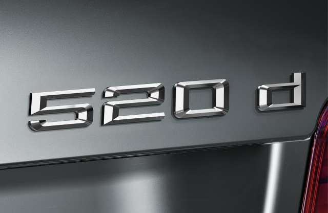 Dízelmotorért hibridtechnológiát kínál a Toyota