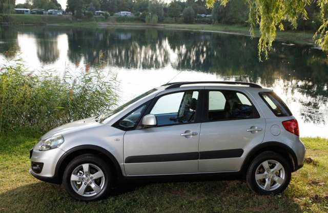 700 ezer forintot vettek le az árából: Suzuki SX4 karácsonyra