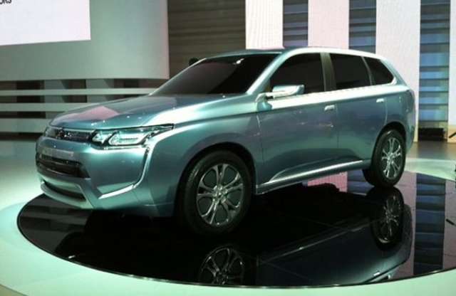 Hibridhajtású lesz a következő Mitsubishi Outlander