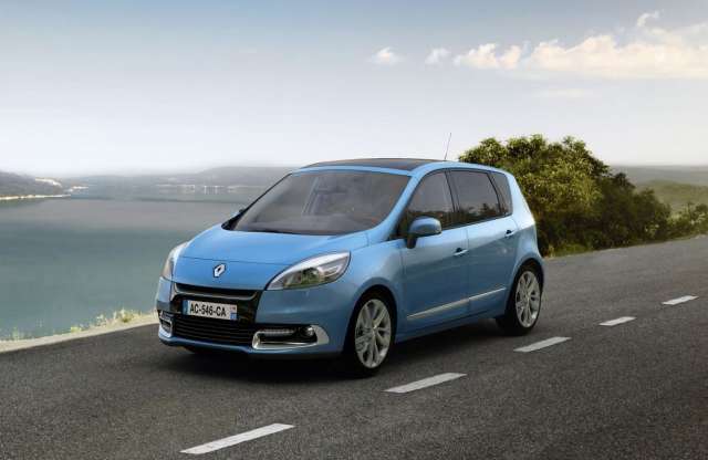 Új motor után új arcot is kap a Renault Scénic